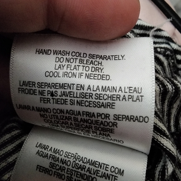 Tahari Black White Striped Tee Short Sleeve Women's Large L Scoop Neck Basic EUC - Picture 6 of 6